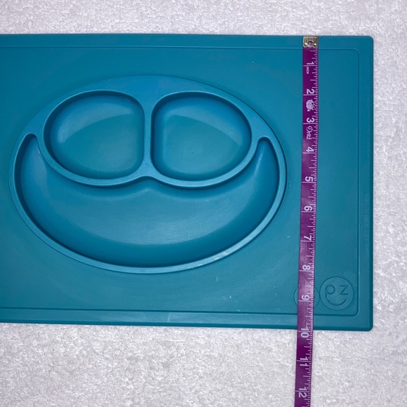 ezpz Happy Mat - 24 Months+ (Blue) - 100% Silicone Suction divided Plate… - Picture 3 of 6
